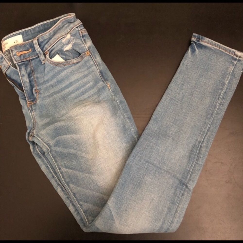 ABERCROMBIE & FITCH JEANS